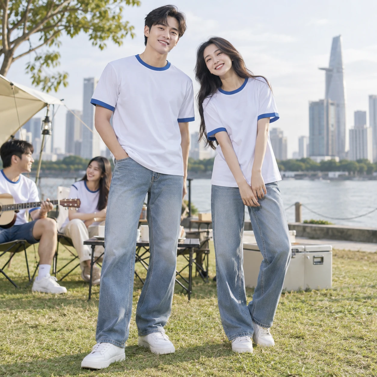 Áo thun cổ tròn Cotton compact Áo thun unisex form regular trên người mẫu Việt Nam